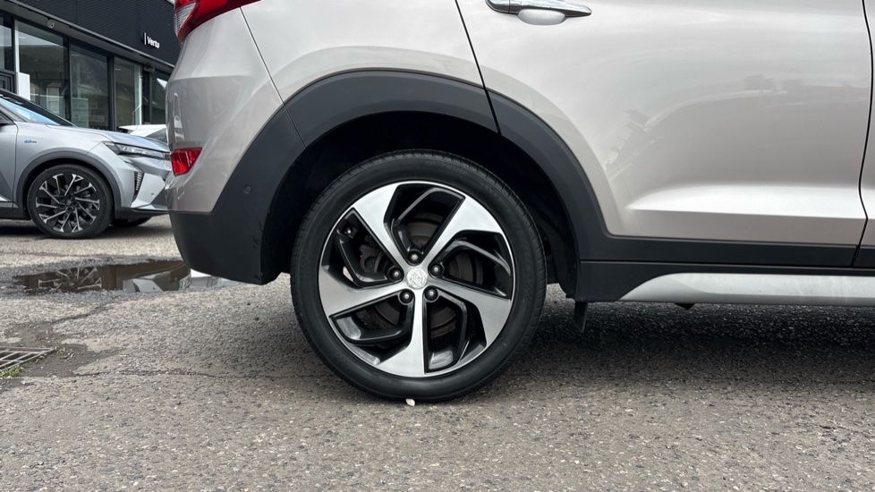 Hyundai TUCSON 1.7 CRDi Blue Drive Premium SE 5dr 2WD DCT Diesel Estate - Image 7