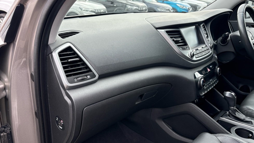 Hyundai TUCSON 1.7 CRDi Blue Drive Premium SE 5dr 2WD DCT Diesel Estate - Image 30