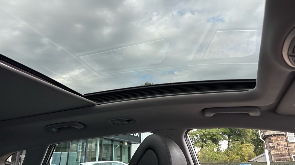 Hyundai TUCSON 1.7 CRDi Blue Drive Premium SE 5dr 2WD DCT Diesel Estate - Image 43