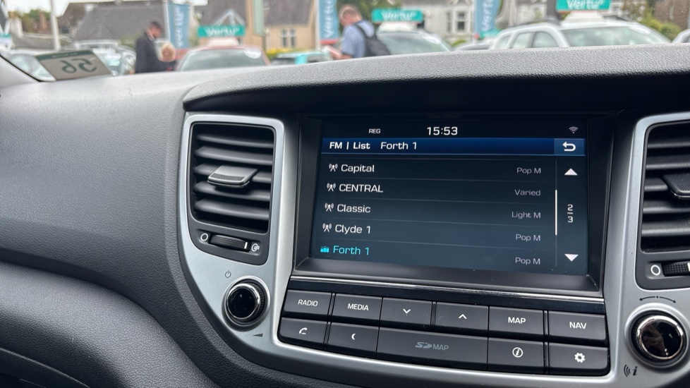 Hyundai TUCSON 1.7 CRDi Blue Drive Premium SE 5dr 2WD DCT Diesel Estate - Image 48