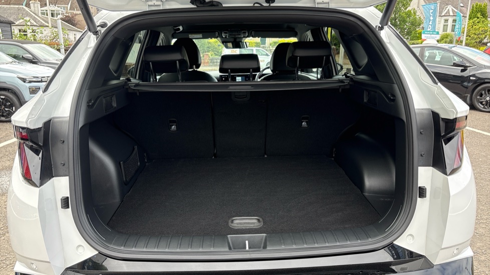 Hyundai TUCSON 1.6T Plug-in Hybrid N Line 5dr Auto Estate - Image 4