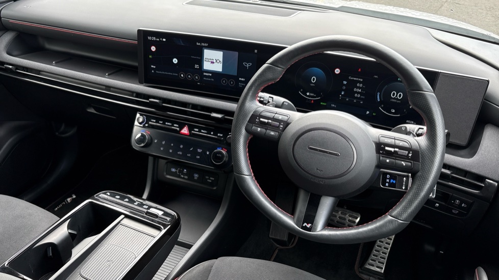 Hyundai TUCSON 1.6T Plug-in Hybrid N Line 5dr Auto Estate - Image 11