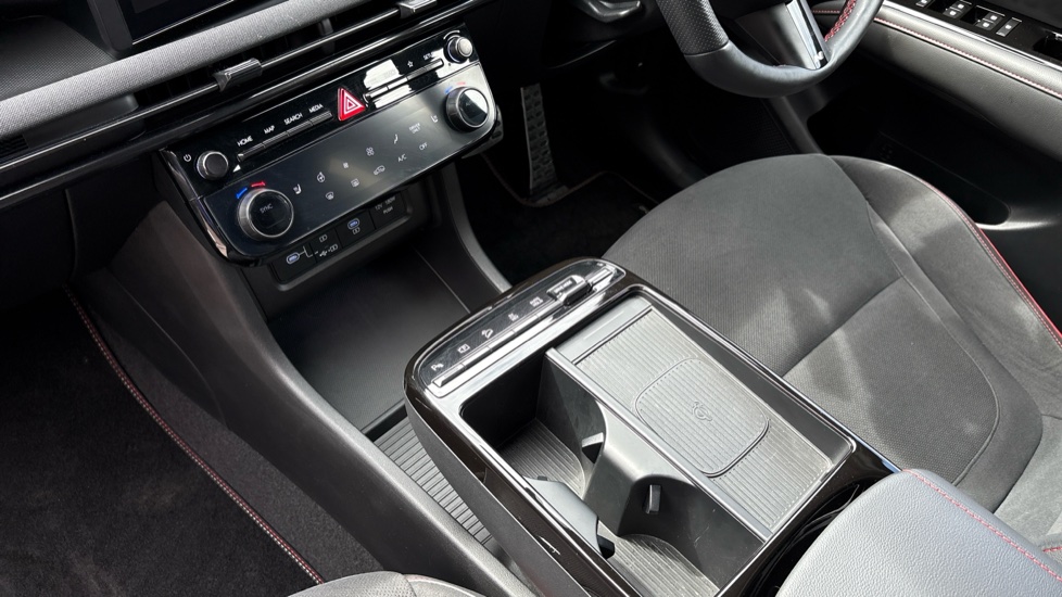 Hyundai TUCSON 1.6T Plug-in Hybrid N Line 5dr Auto Estate - Image 13