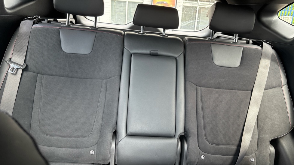 Hyundai TUCSON 1.6T Plug-in Hybrid N Line 5dr Auto Estate - Image 15