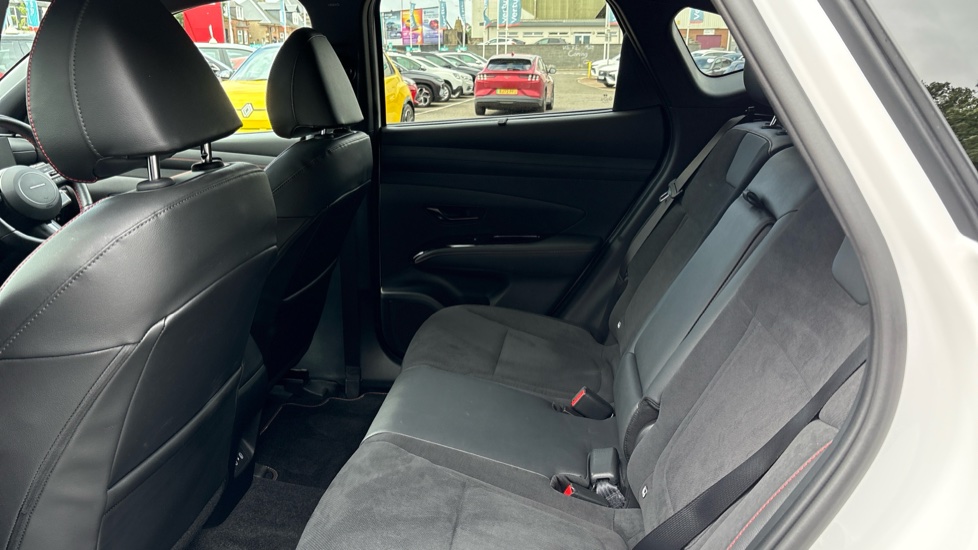 Hyundai TUCSON 1.6T Plug-in Hybrid N Line 5dr Auto Estate - Image 16