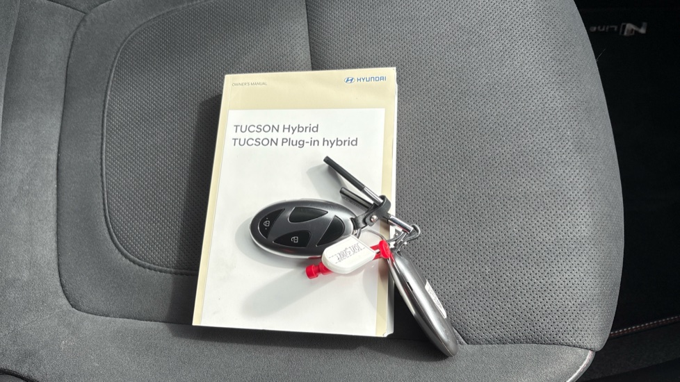 Hyundai TUCSON 1.6T Plug-in Hybrid N Line 5dr Auto Estate - Image 19