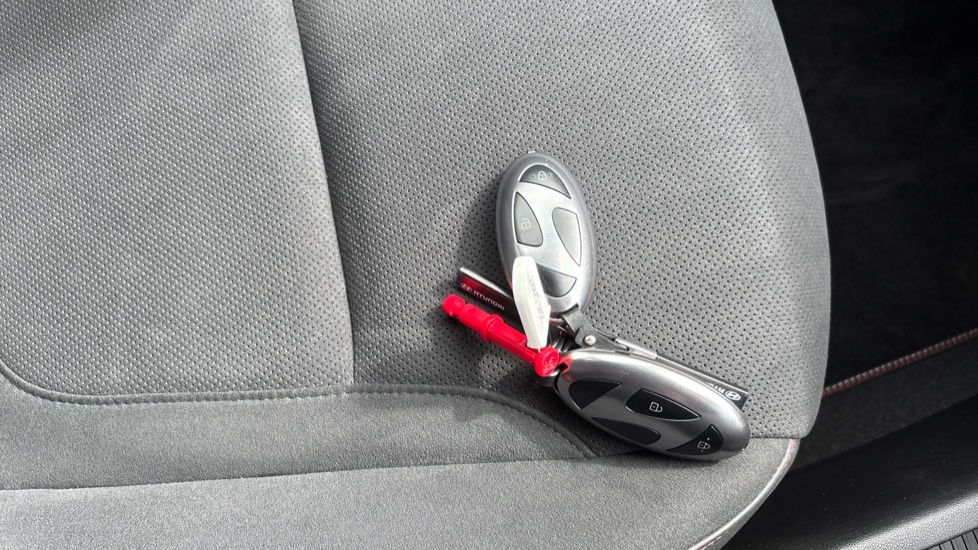 Hyundai TUCSON 1.6T Plug-in Hybrid N Line 5dr Auto Estate - Image 20