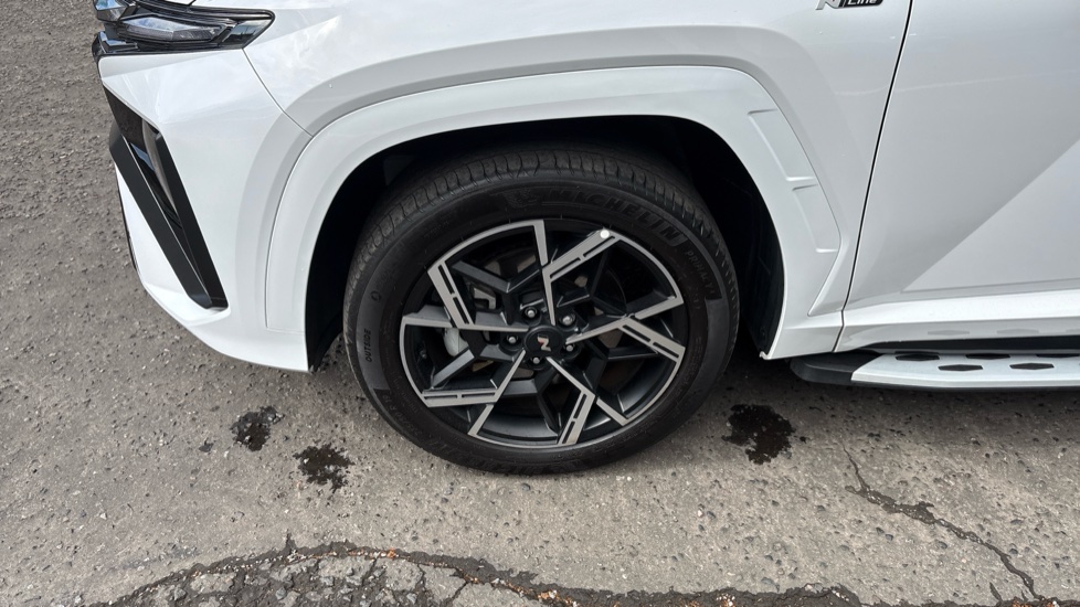 Hyundai TUCSON 1.6T Plug-in Hybrid N Line 5dr Auto Estate - Image 25