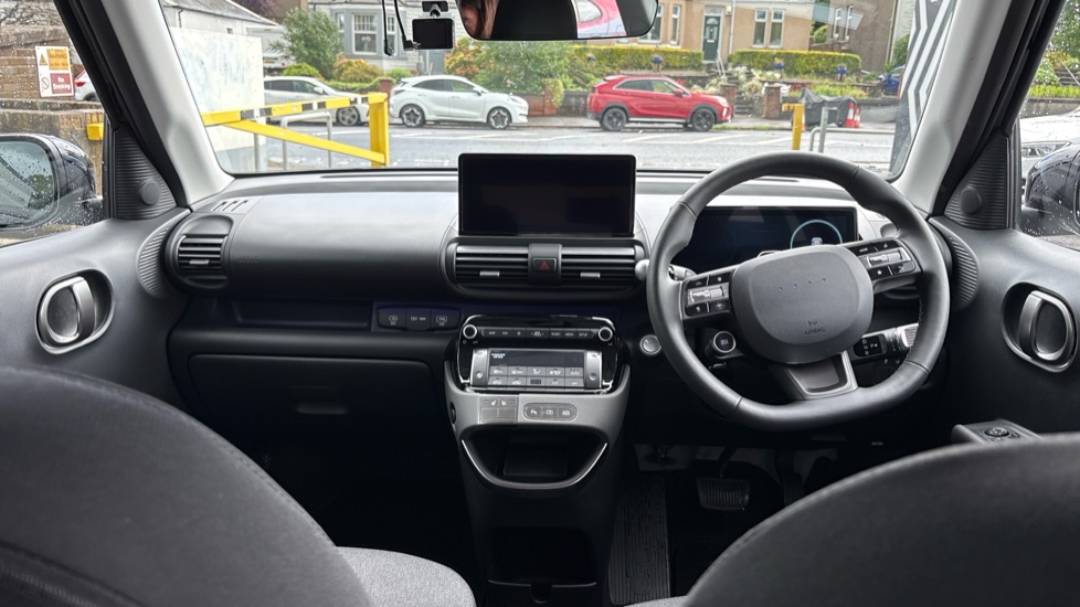 Hyundai INSTER 85kW 02 49kWh 5dr Auto Electric Hatchback - Image 10