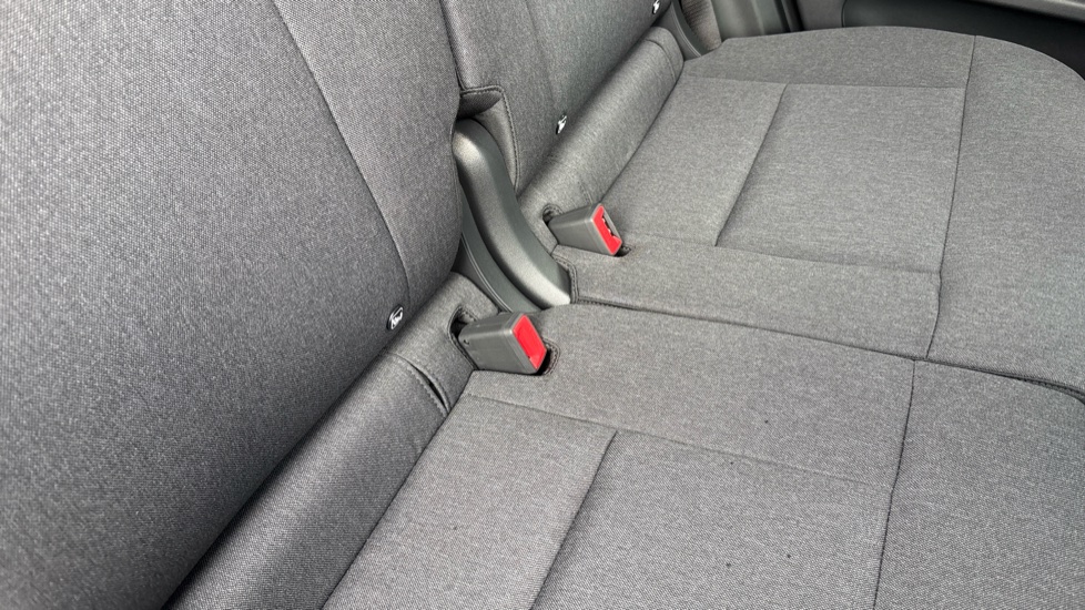 Hyundai INSTER 85kW 02 49kWh 5dr Auto Electric Hatchback - Image 17