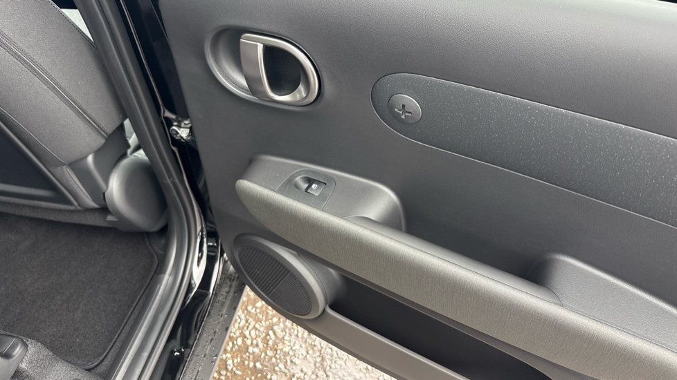 Hyundai INSTER 85kW 02 49kWh 5dr Auto Electric Hatchback - Image 30