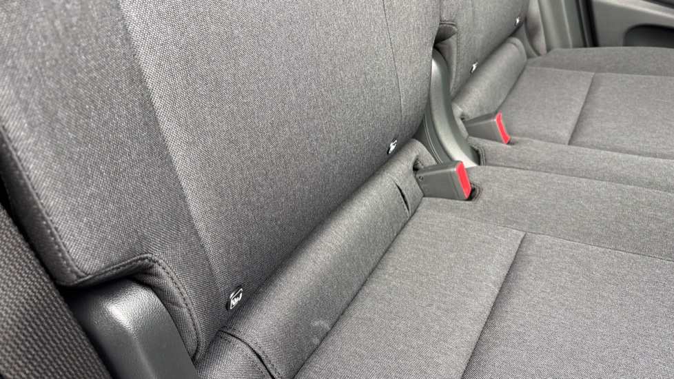 Hyundai INSTER 85kW 02 49kWh 5dr Auto Electric Hatchback - Image 31