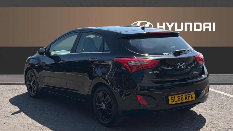 Hyundai i30 1.4 Blue Drive SE 5dr Petrol Hatchback - Image 2