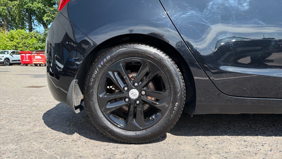 Hyundai i30 1.4 Blue Drive SE 5dr Petrol Hatchback - Image 7