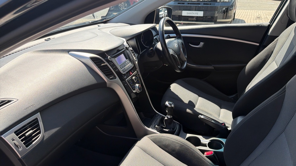 Hyundai i30 1.4 Blue Drive SE 5dr Petrol Hatchback - Image 9