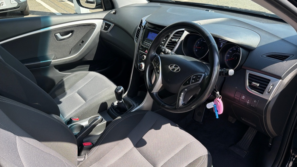 Hyundai i30 1.4 Blue Drive SE 5dr Petrol Hatchback - Image 11
