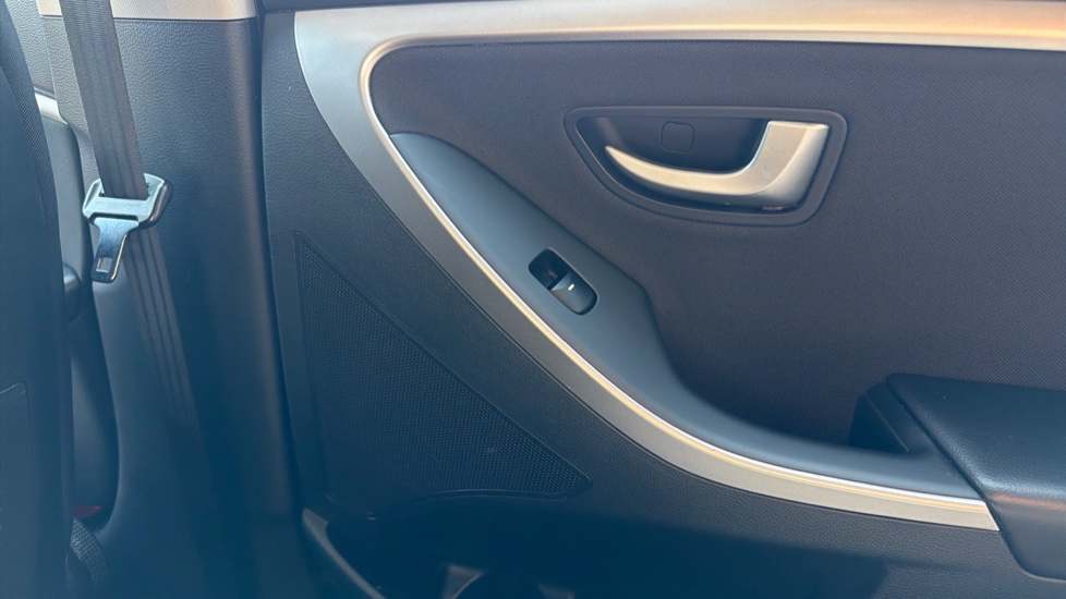 Hyundai i30 1.4 Blue Drive SE 5dr Petrol Hatchback - Image 27