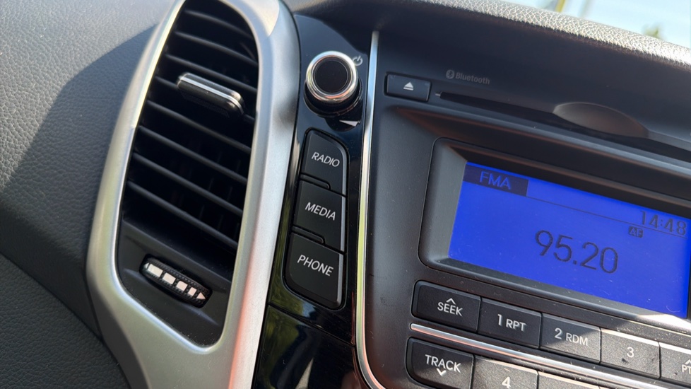 Hyundai i30 1.4 Blue Drive SE 5dr Petrol Hatchback - Image 50