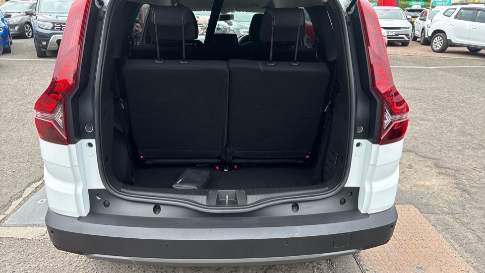 Dacia Jogger 1.6 HEV Expression 5dr Auto Hybrid Estate - Image 4