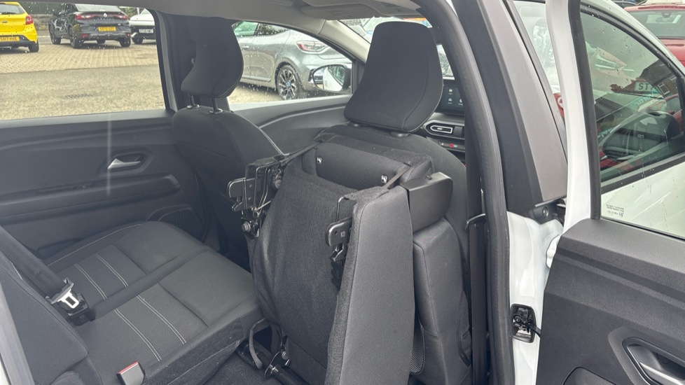 Dacia Jogger 1.6 HEV Expression 5dr Auto Hybrid Estate - Image 28