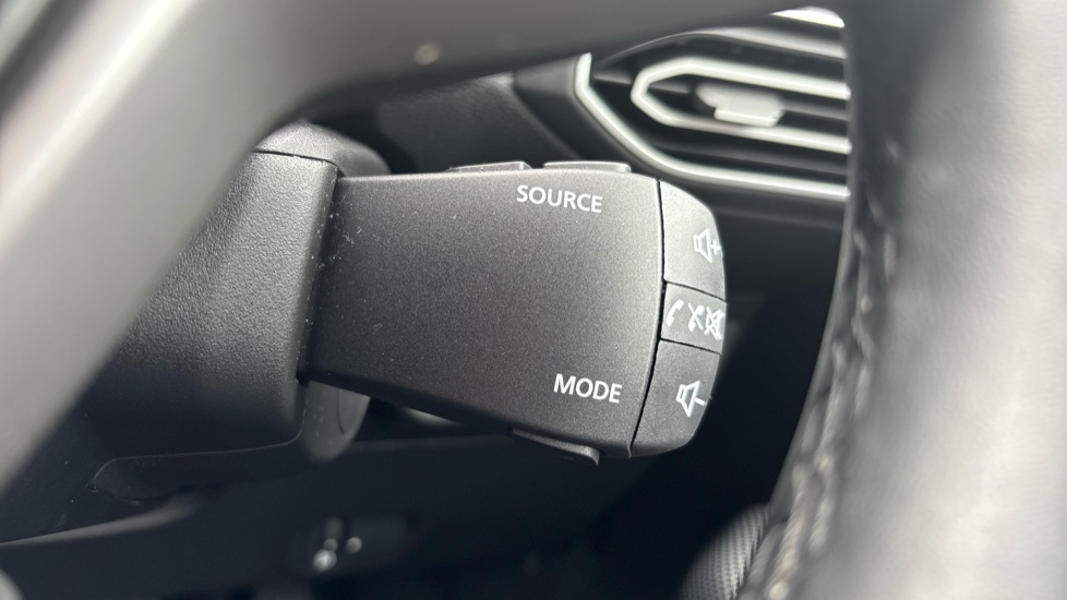 Dacia Jogger 1.6 HEV Expression 5dr Auto Hybrid Estate - Image 39