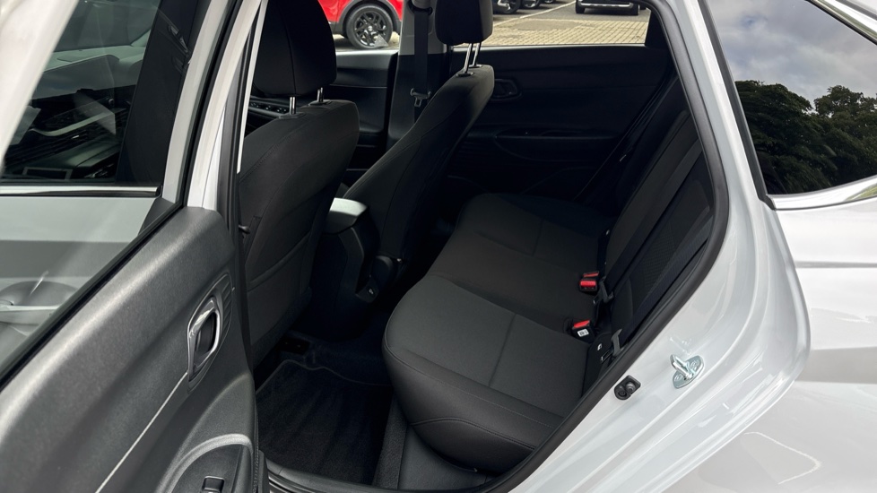 Hyundai i20 1.0T GDi 90 Tech Line 5dr Petrol Hatchback - Image 16
