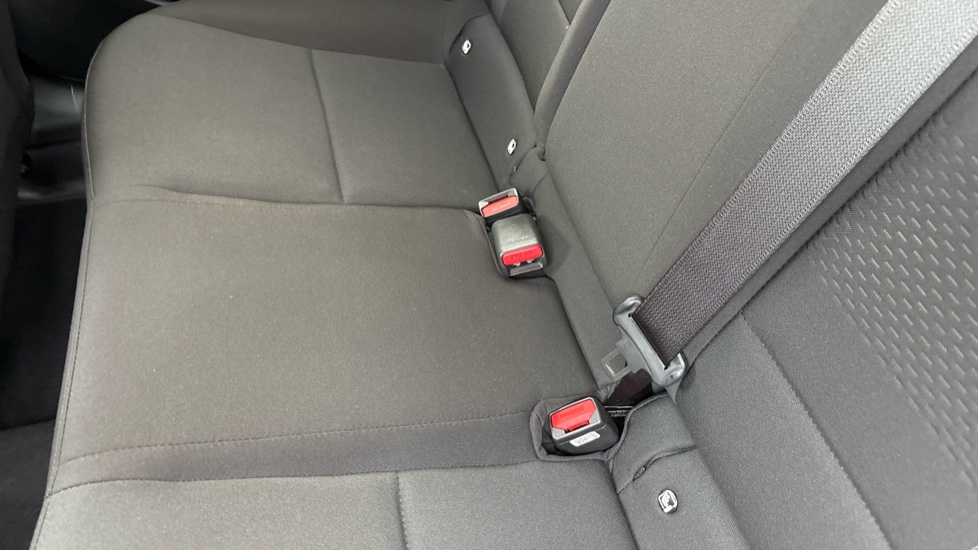 Hyundai i20 1.0T GDi 90 Tech Line 5dr Petrol Hatchback - Image 17