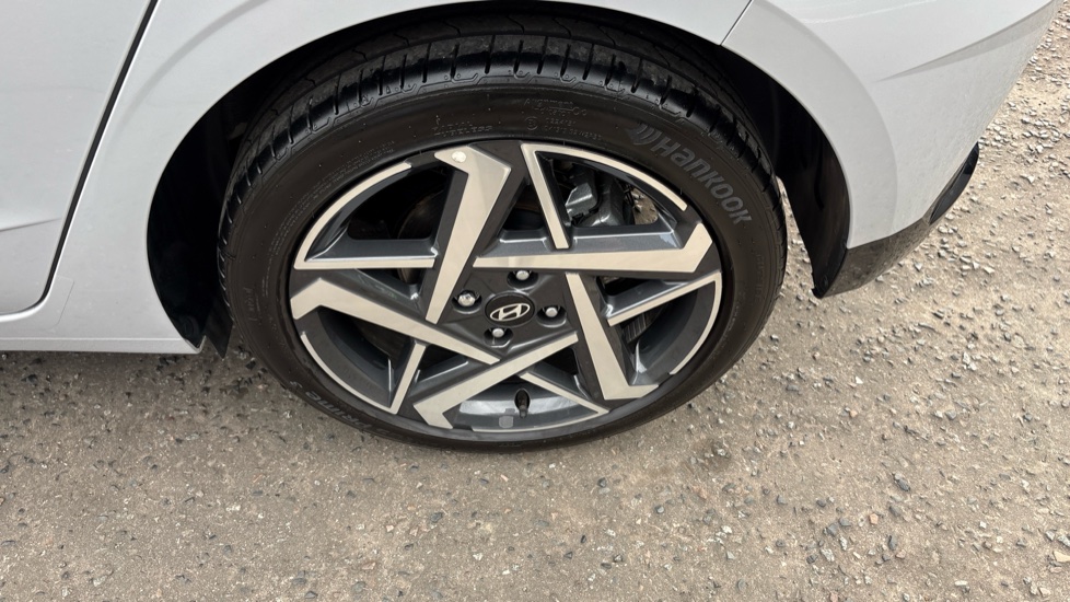 Hyundai i20 1.0T GDi 90 Tech Line 5dr Petrol Hatchback - Image 21