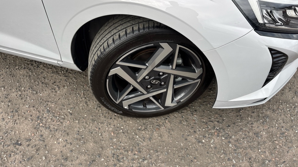 Hyundai i20 1.0T GDi 90 Tech Line 5dr Petrol Hatchback - Image 23