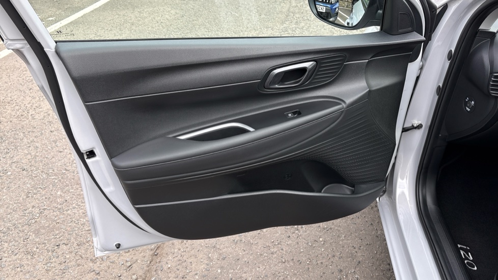 Hyundai i20 1.0T GDi 90 Tech Line 5dr Petrol Hatchback - Image 35
