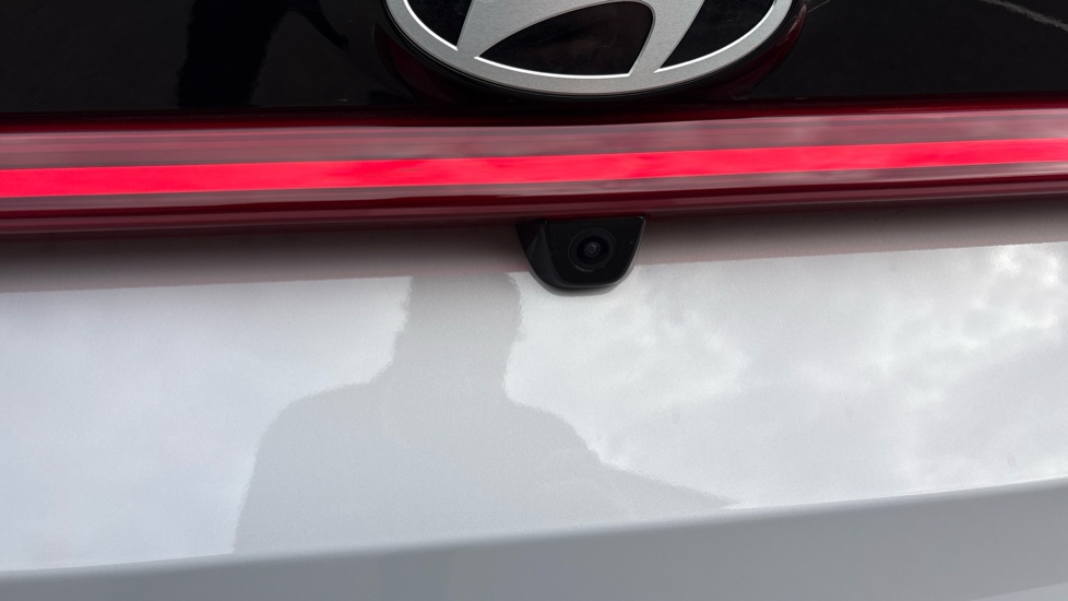 Hyundai i20 1.0T GDi 90 Tech Line 5dr Petrol Hatchback - Image 43