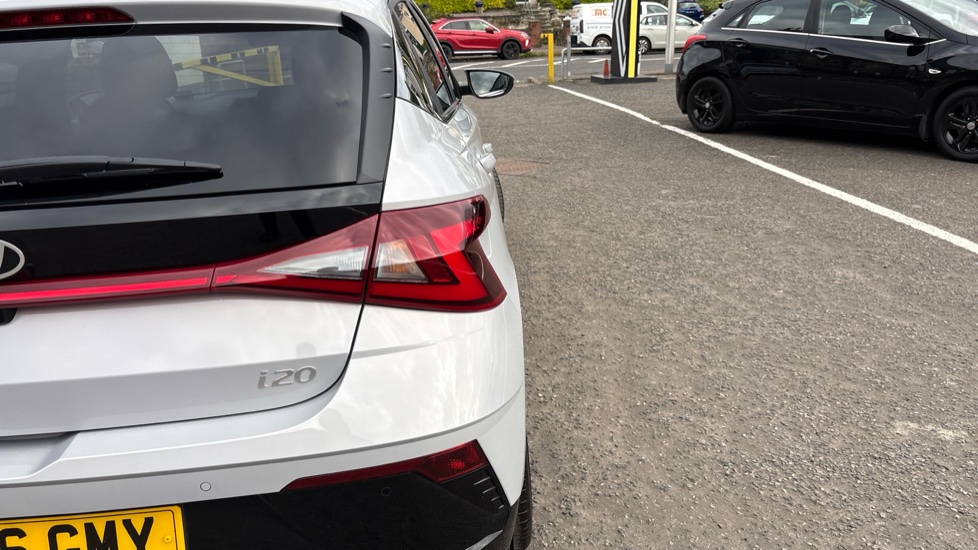Hyundai i20 1.0T GDi 90 Tech Line 5dr Petrol Hatchback - Image 45