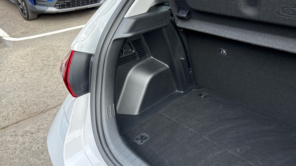 Hyundai i20 1.0T GDi 90 Tech Line 5dr Petrol Hatchback - Image 48