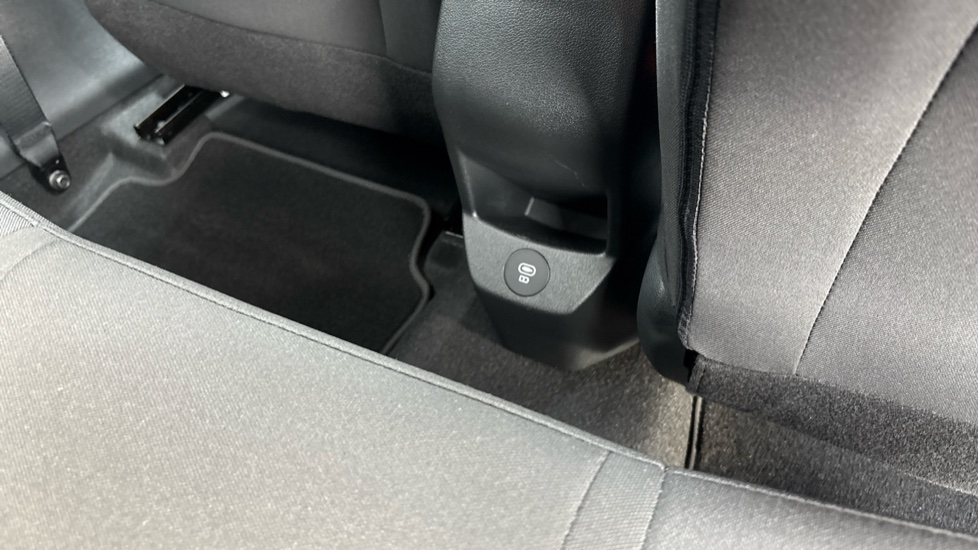 Hyundai i20 1.0T GDi 90 Tech Line 5dr Petrol Hatchback - Image 56