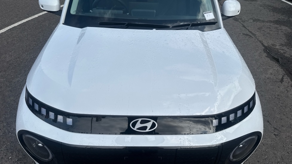 Hyundai INSTER 85kW 02 49kWh 5dr Auto Electric Hatchback - Image 8