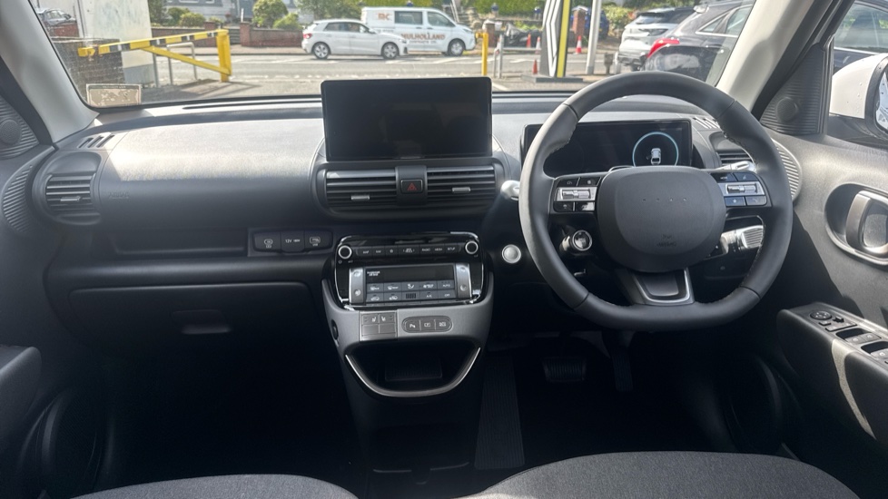 Hyundai INSTER 85kW 02 49kWh 5dr Auto Electric Hatchback - Image 10