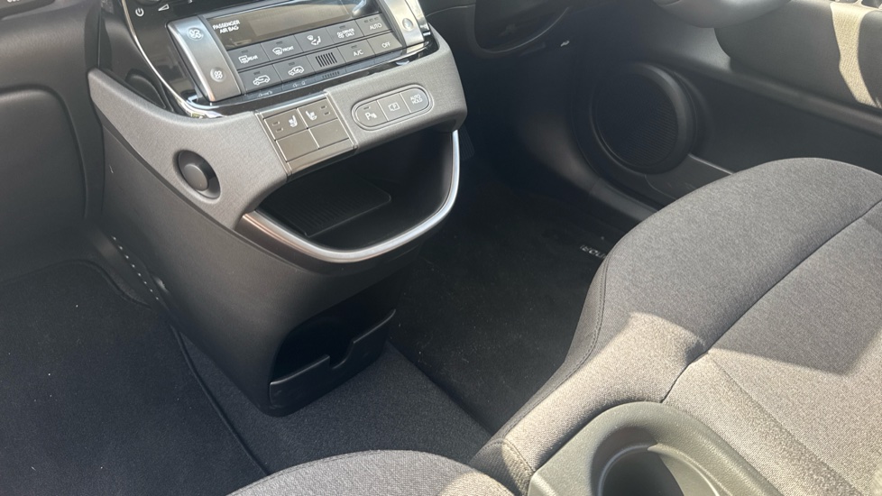 Hyundai INSTER 85kW 02 49kWh 5dr Auto Electric Hatchback - Image 13
