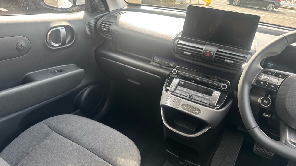 Hyundai INSTER 85kW 02 49kWh 5dr Auto Electric Hatchback - Image 14