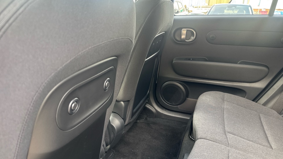 Hyundai INSTER 85kW 02 49kWh 5dr Auto Electric Hatchback - Image 40