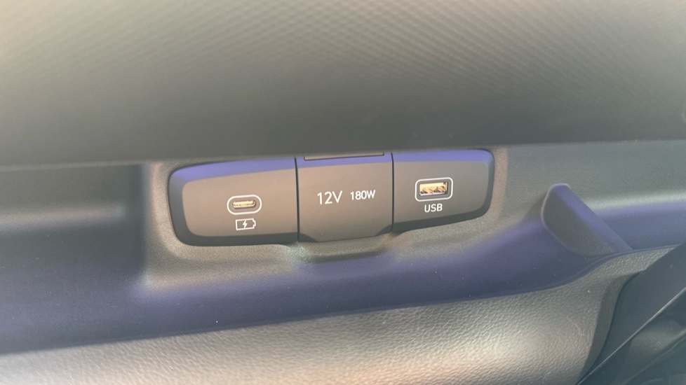 Hyundai INSTER 85kW 02 49kWh 5dr Auto Electric Hatchback - Image 47