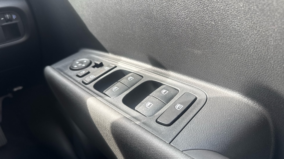 Hyundai INSTER 85kW 02 49kWh 5dr Auto Electric Hatchback - Image 50
