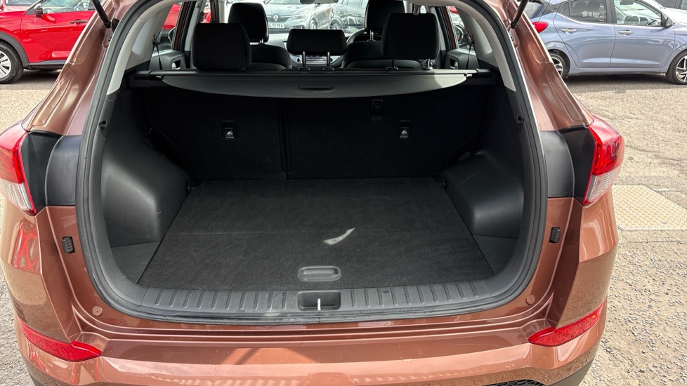 Hyundai TUCSON 1.7 CRDi Blue Drive SE Nav 5dr 2WD Diesel Estate - Image 4