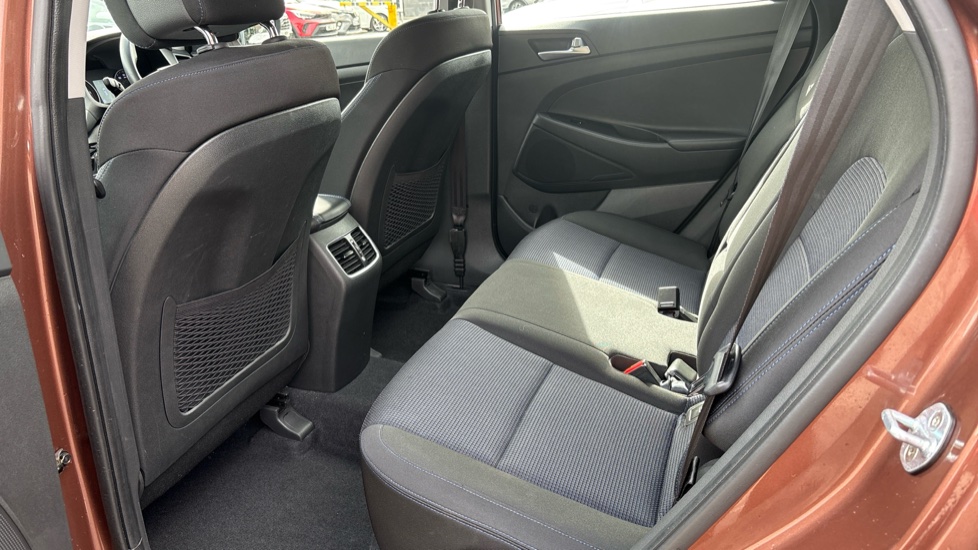 Hyundai TUCSON 1.7 CRDi Blue Drive SE Nav 5dr 2WD Diesel Estate - Image 16