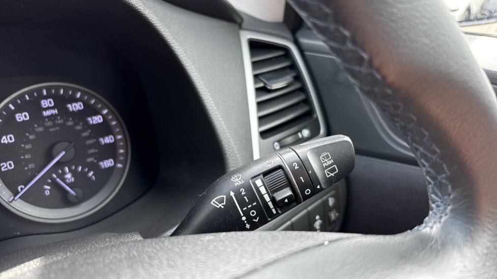 Hyundai TUCSON 1.7 CRDi Blue Drive SE Nav 5dr 2WD Diesel Estate - Image 32