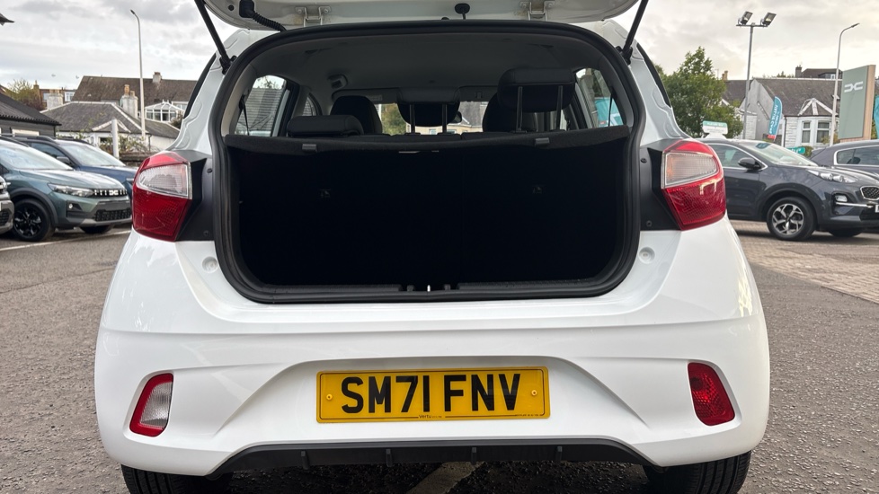 Hyundai i10 1.2 MPi SE Connect 5dr Petrol Hatchback - Image 4