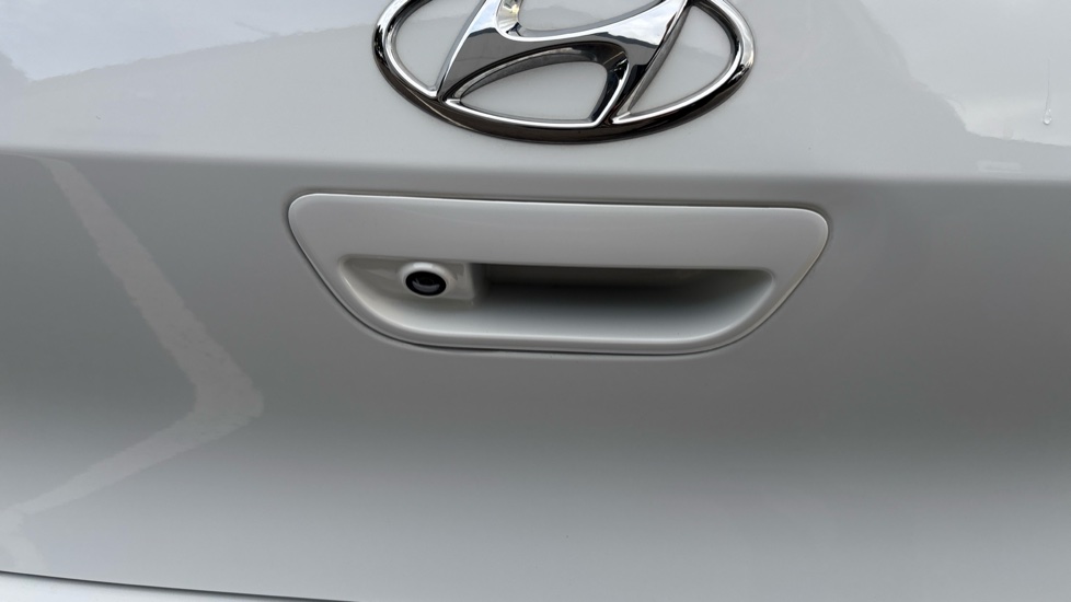 Hyundai i10 1.2 MPi SE Connect 5dr Petrol Hatchback - Image 22