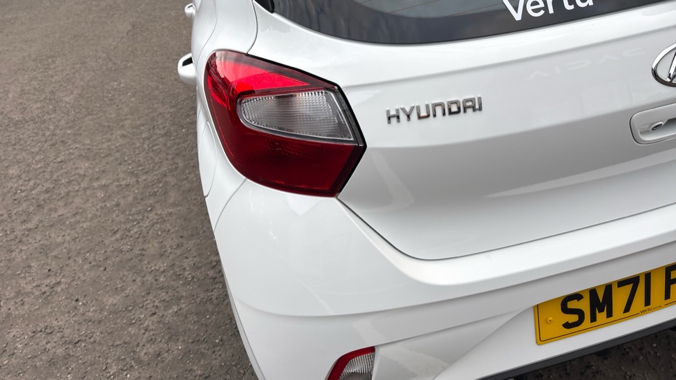 Hyundai i10 1.2 MPi SE Connect 5dr Petrol Hatchback - Image 23