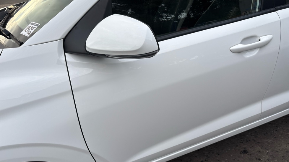 Hyundai i10 1.2 MPi SE Connect 5dr Petrol Hatchback - Image 28