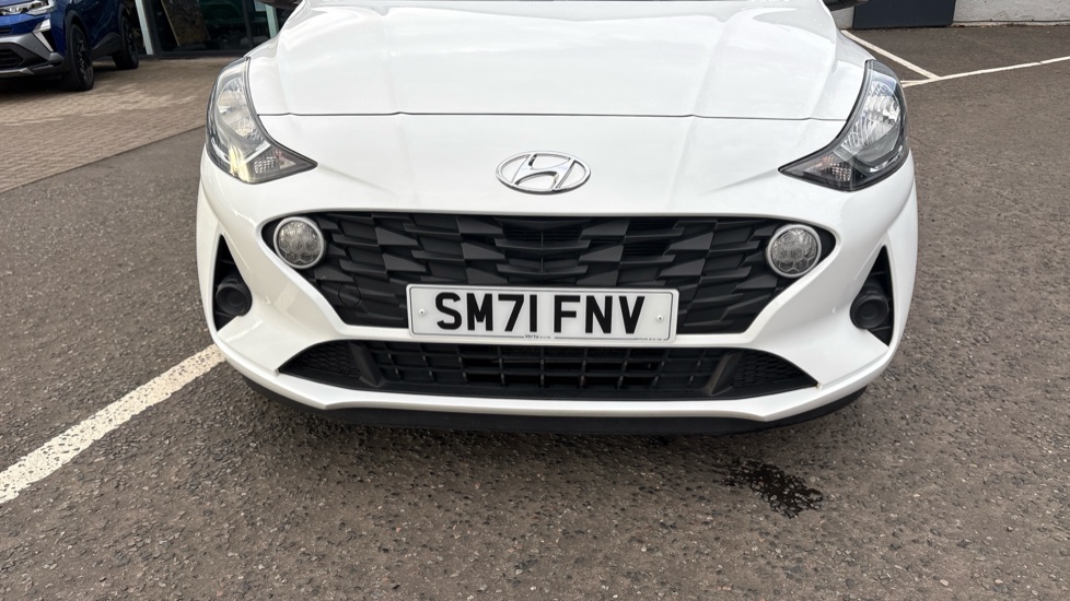 Hyundai i10 1.2 MPi SE Connect 5dr Petrol Hatchback - Image 31