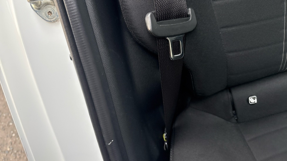 Hyundai i10 1.2 MPi SE Connect 5dr Petrol Hatchback - Image 35